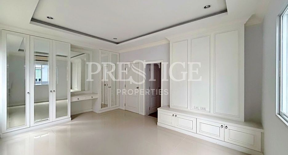 For sale 4 bedrooms house in Bang Lamung, Chonburi