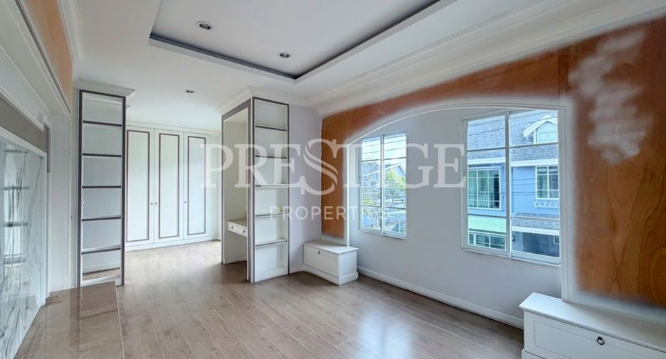 For sale 4 bedrooms house in Bang Lamung, Chonburi