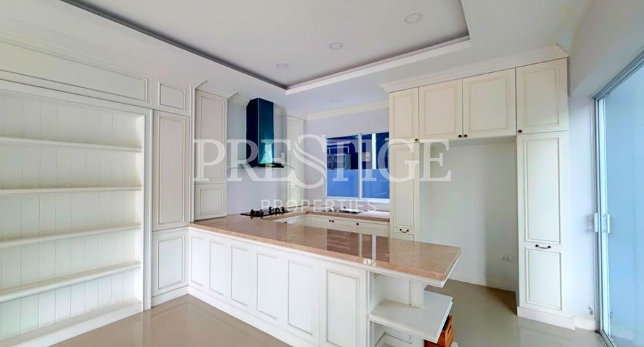 For sale 4 bedrooms house in Bang Lamung, Chonburi
