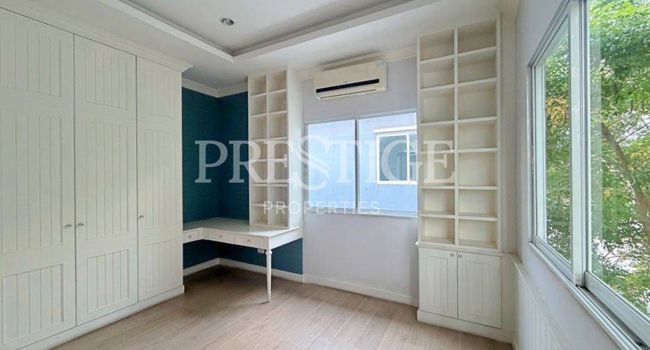 For sale 4 bedrooms house in Bang Lamung, Chonburi