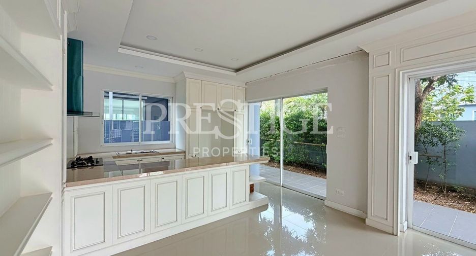 For sale 4 bedrooms house in Bang Lamung, Chonburi