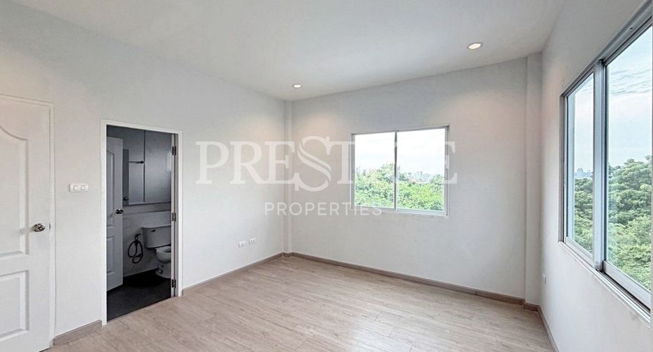 For sale 4 bedrooms house in Bang Lamung, Chonburi