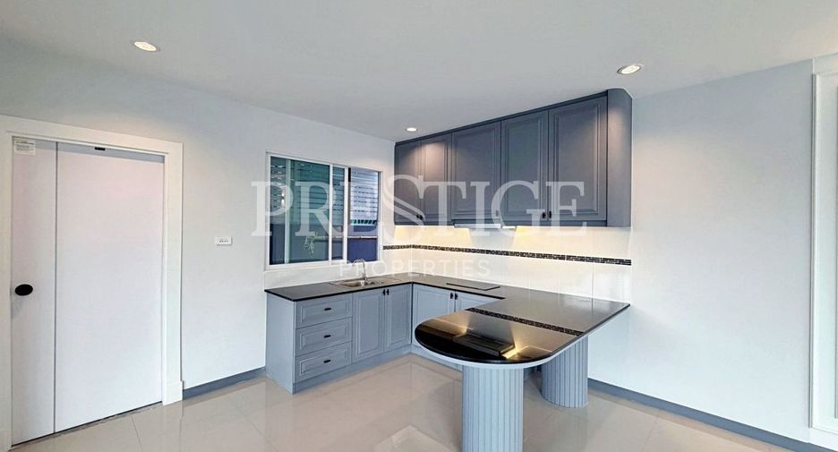 For sale 4 bedrooms house in Bang Lamung, Chonburi