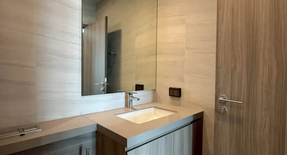 Condo en alquiler de 2 habitaciones en Bang Phli, Samut Prakan