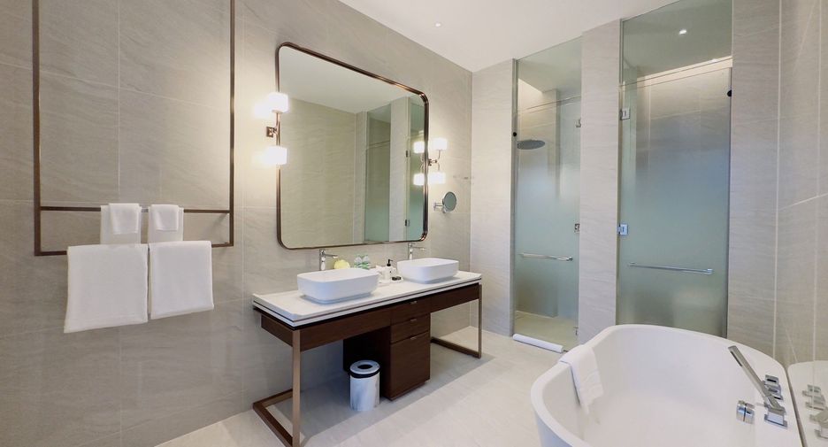 For rent 2 bedrooms condo in Khlong Toei, Bangkok