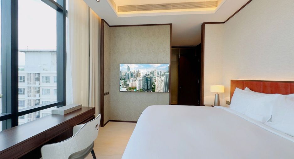 For rent 2 bedrooms condo in Khlong Toei, Bangkok