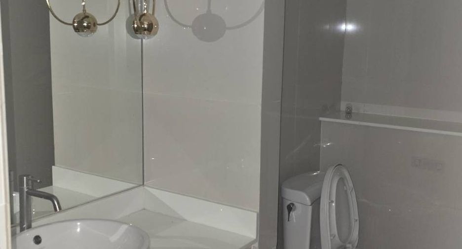 Local comercial en alquiler de 5 habitaciones en Watthana, Bangkok