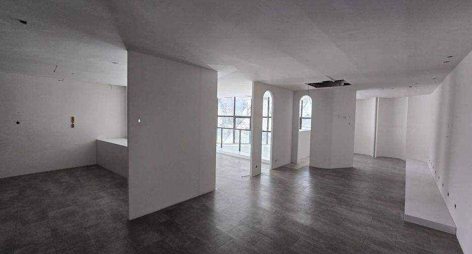 Local comercial en alquiler de 5 habitaciones en Watthana, Bangkok