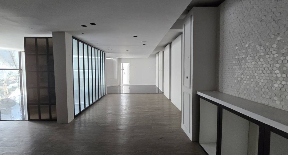 Local comercial en alquiler de 5 habitaciones en Watthana, Bangkok