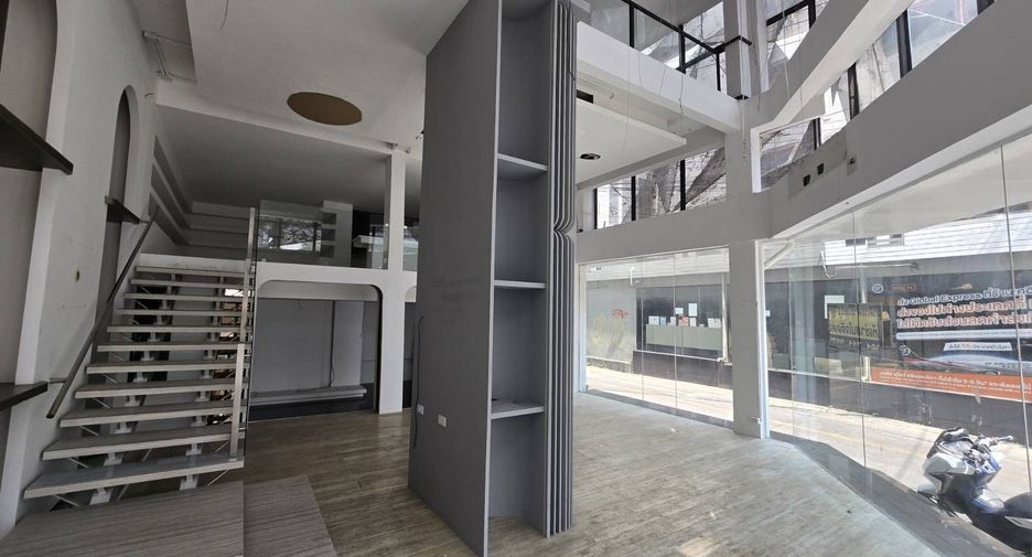 Local comercial en alquiler de 5 habitaciones en Watthana, Bangkok