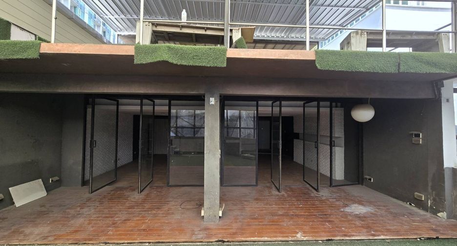 Local comercial en alquiler de 5 habitaciones en Watthana, Bangkok