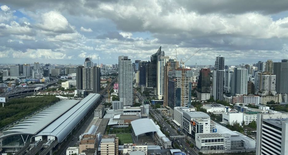 Wohnung zur Miete und zum Kauf mit 1 Zimmer in Watthana, Bangkok