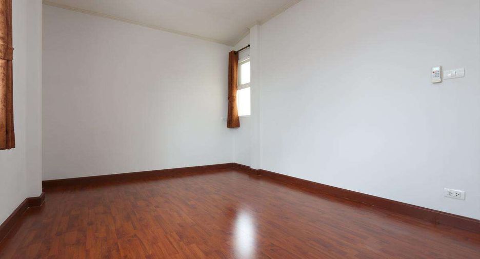 Haus zur Miete mit 3 Zimmer in Mueang Chiang Mai, Chiang Mai