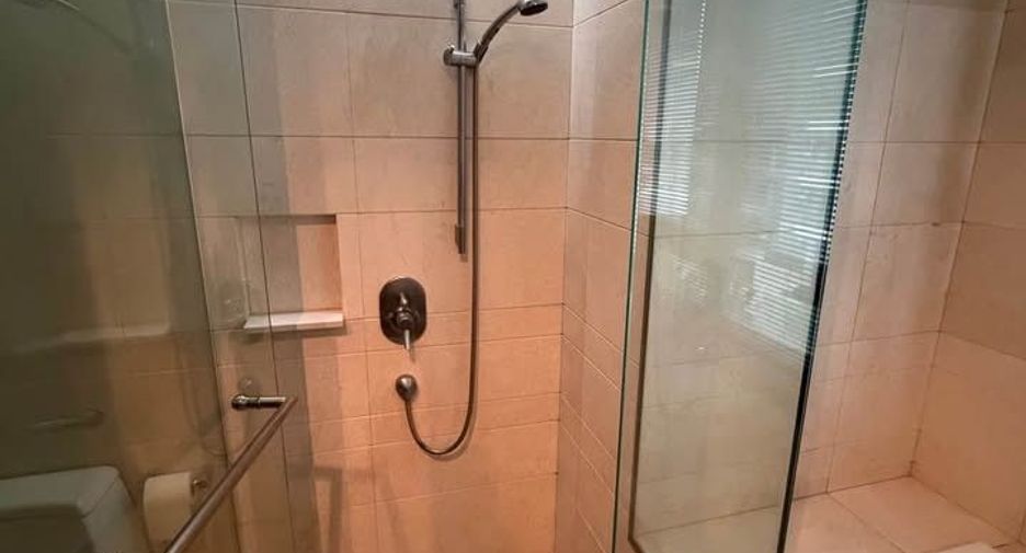 Condo en alquiler de 2 habitaciones en Pathum Wan, Bangkok