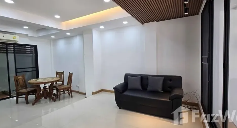 For rent 3 bedrooms townhouse in Mueang Samut Prakan, Samut Prakan