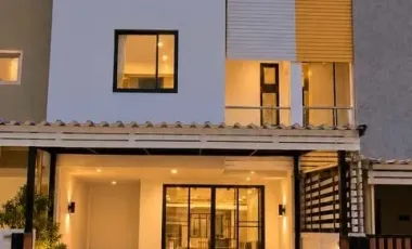For rent 3 bedrooms townhouse in Mueang Samut Prakan, Samut Prakan
