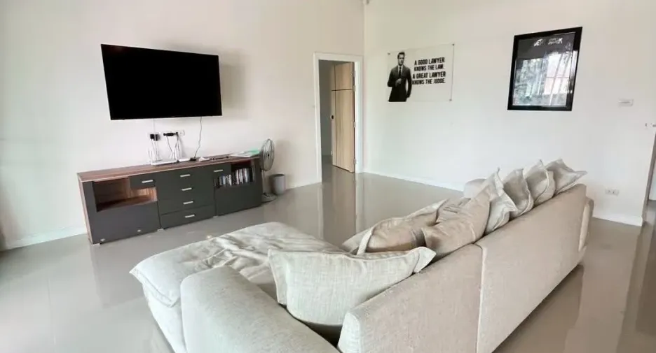 For rent 3 bedrooms villa in Huay Yai, Pattaya