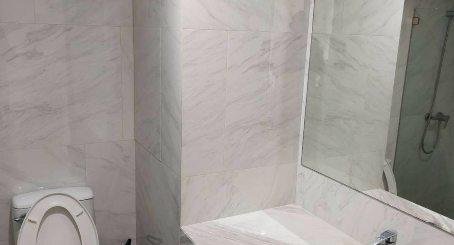 For rent 2 bedrooms condo in Sathon, Bangkok