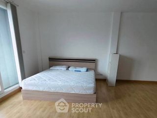 For rent 3 bedrooms townhouse in Wang Thonglang, Bangkok