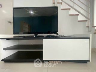 For rent 3 bedrooms townhouse in Wang Thonglang, Bangkok