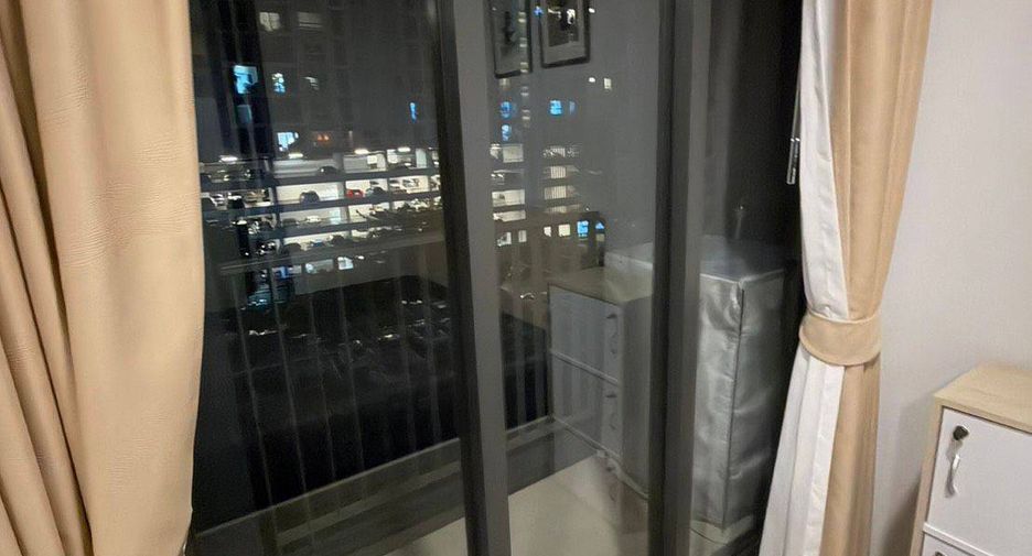 Wohnung zur Miete mit 1 Zimmer in Phra Khanong, Bangkok