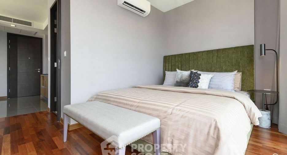 For rent 2 bedrooms condo in Pathum Wan, Bangkok