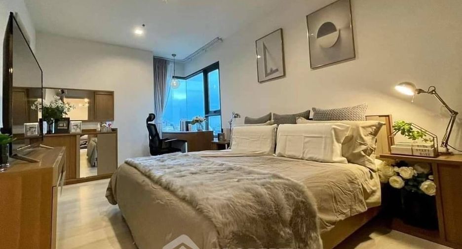 For rent 2 bedrooms condo in Pathum Wan, Bangkok