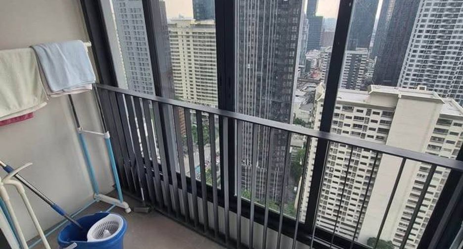 For rent 2 bedrooms condo in Pathum Wan, Bangkok