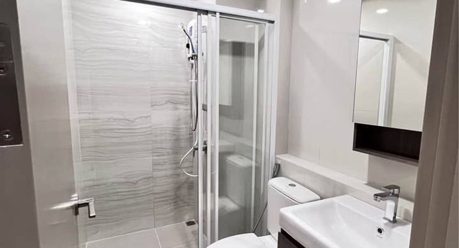 For rent 2 bedrooms condo in Din Daeng, Bangkok