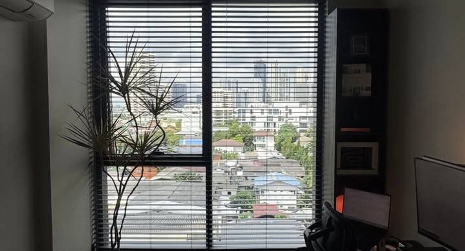 For rent 2 bedrooms condo in Khlong Toei, Bangkok