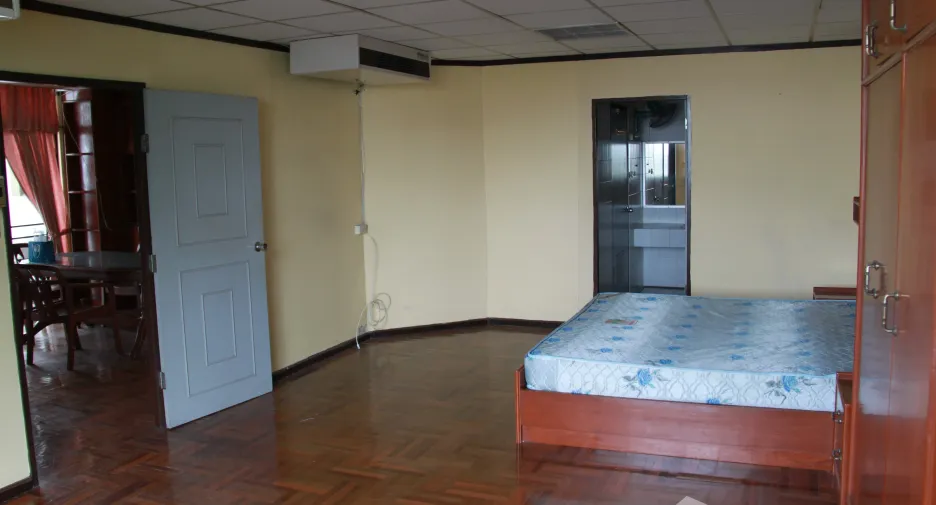 For sale 1 bed condo in Phra Khanong, Bangkok
