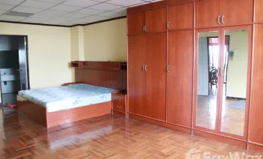 For sale 1 bed condo in Phra Khanong, Bangkok