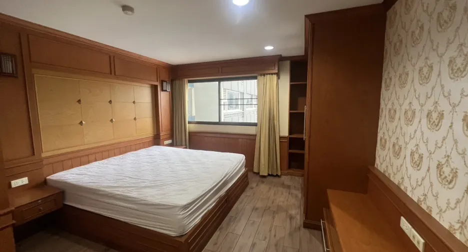 Wohnung zur Miete mit 2 Zimmer in Huai Khwang, Bangkok