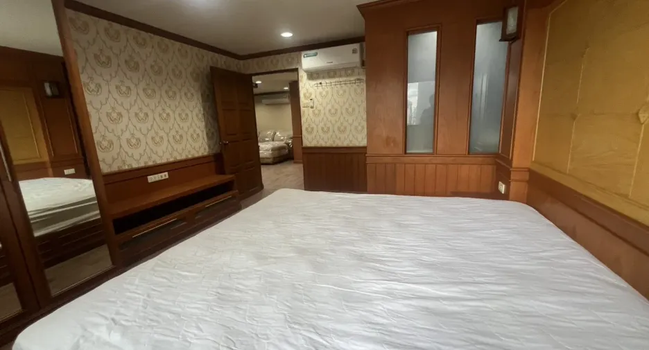 Wohnung zur Miete mit 2 Zimmer in Huai Khwang, Bangkok