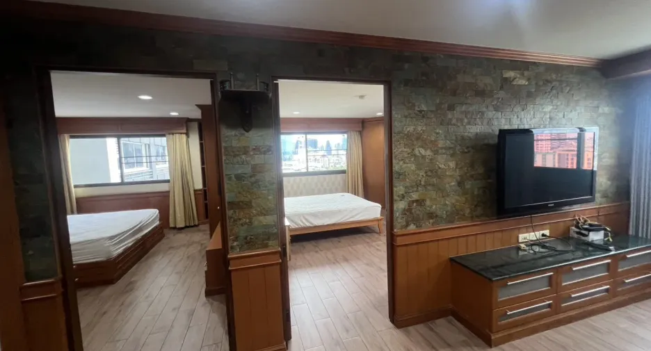 Wohnung zur Miete mit 2 Zimmer in Huai Khwang, Bangkok