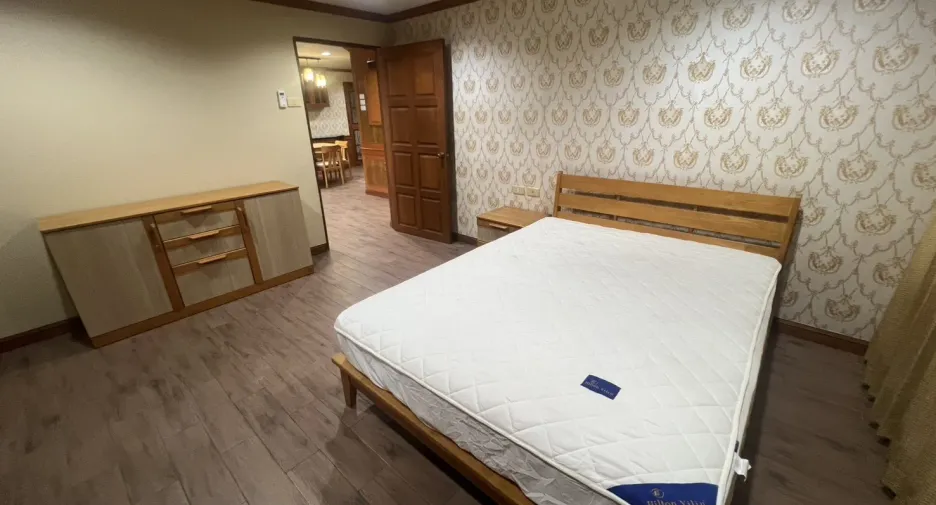 Wohnung zur Miete mit 2 Zimmer in Huai Khwang, Bangkok