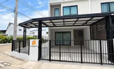 Casa en alquiler de 3 habitaciones en Bang Phli, Samut Prakan