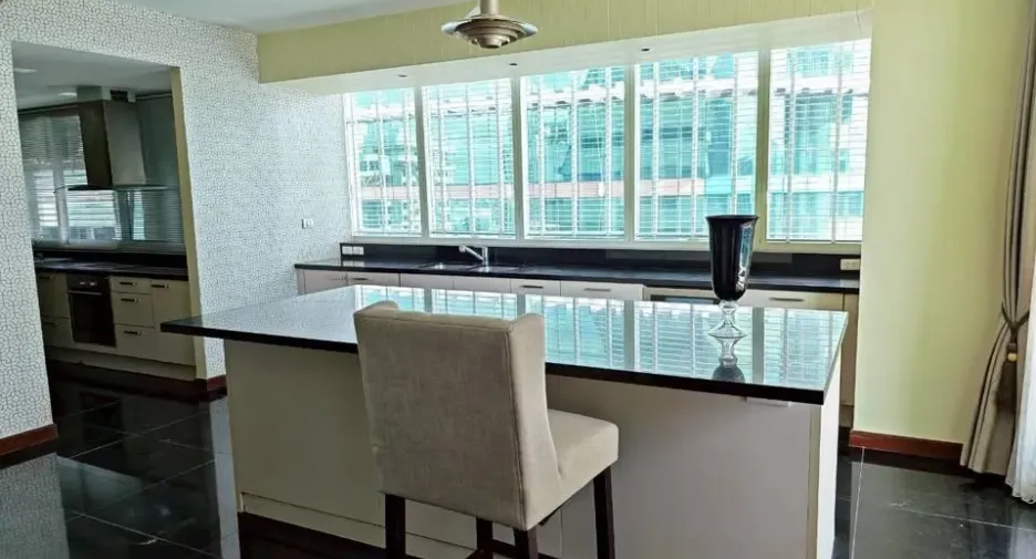 出租 3 卧室 公寓 在 Khlong Toei, 曼谷