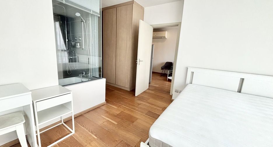 For rent 2 bedrooms condo in Pathum Wan, Bangkok