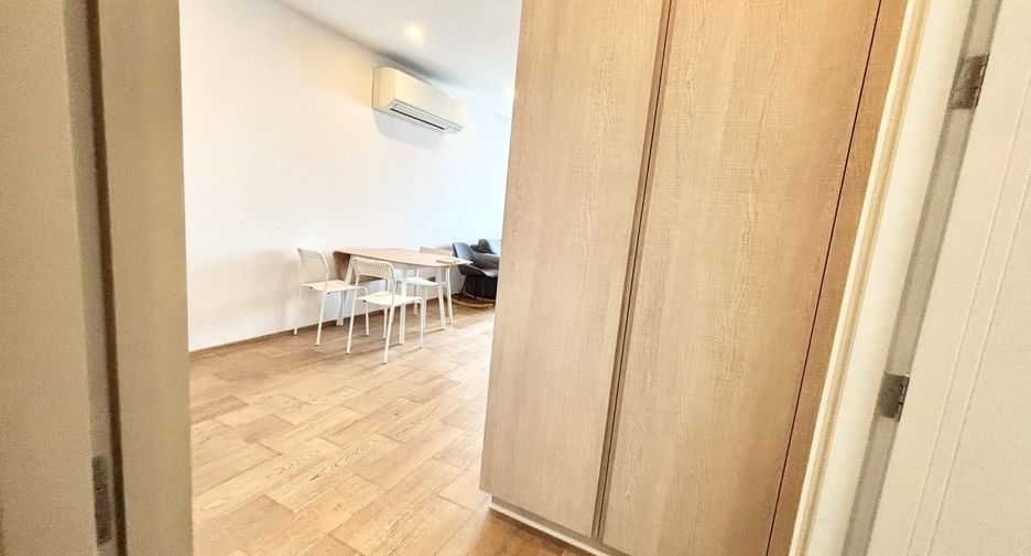 For rent 2 bedrooms condo in Pathum Wan, Bangkok
