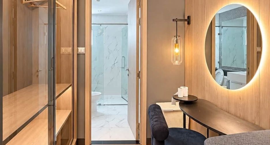 For sale and for rent 4 bedrooms condo in Watthana, Bangkok