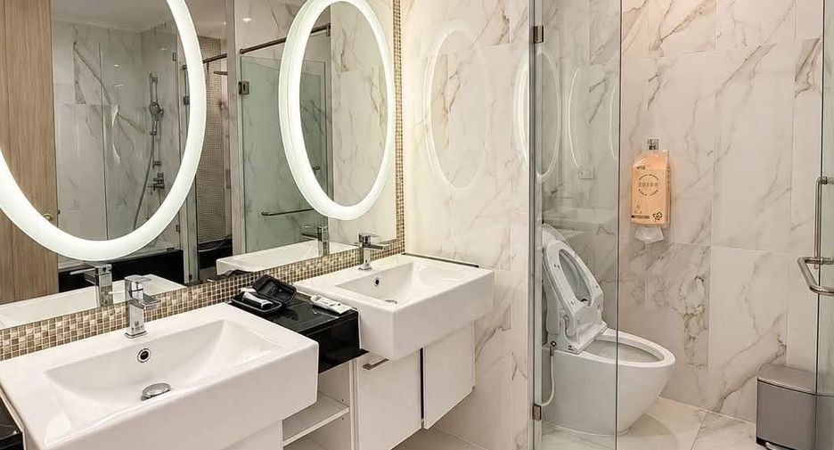 For sale and for rent 4 bedrooms condo in Watthana, Bangkok