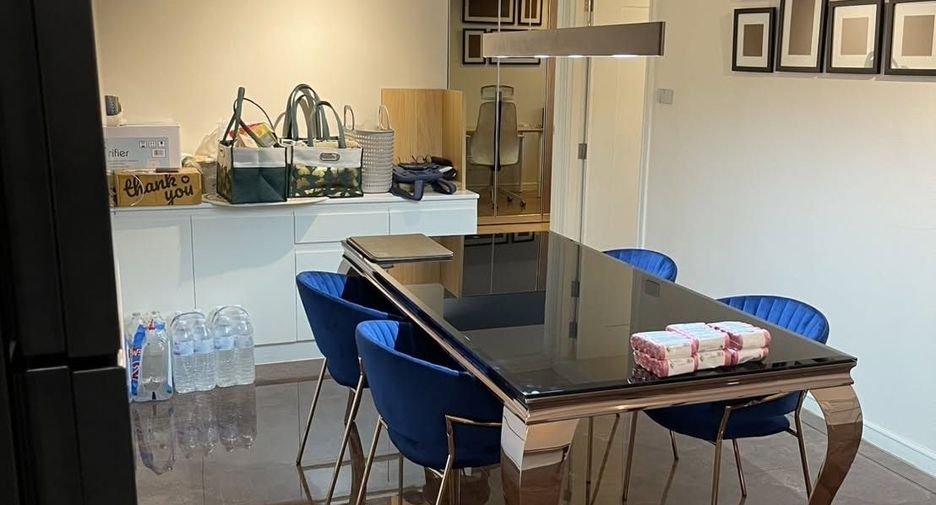 For sale 2 ベッドルーム condo in Bang Rak, Bangkok