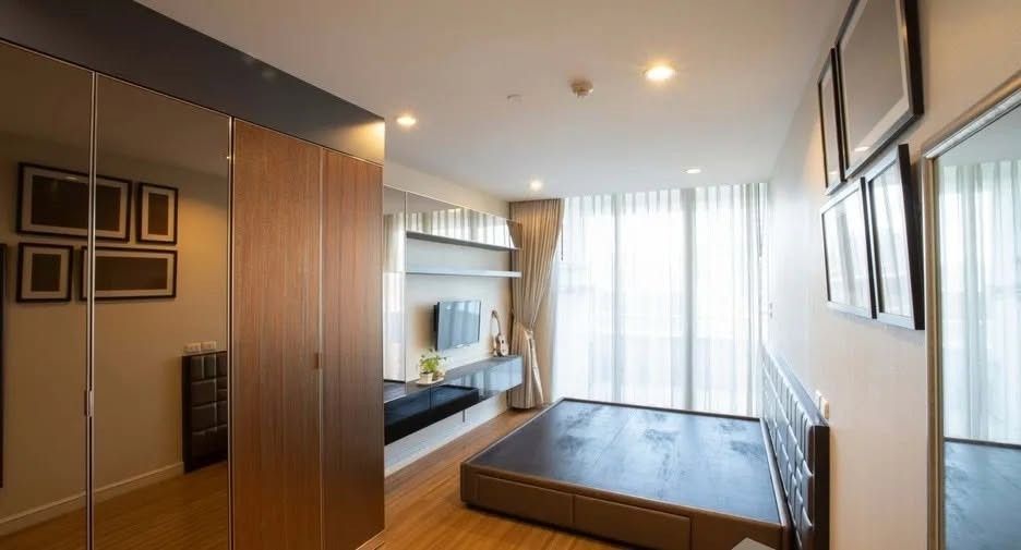 For sale 2 ベッドルーム condo in Bang Rak, Bangkok