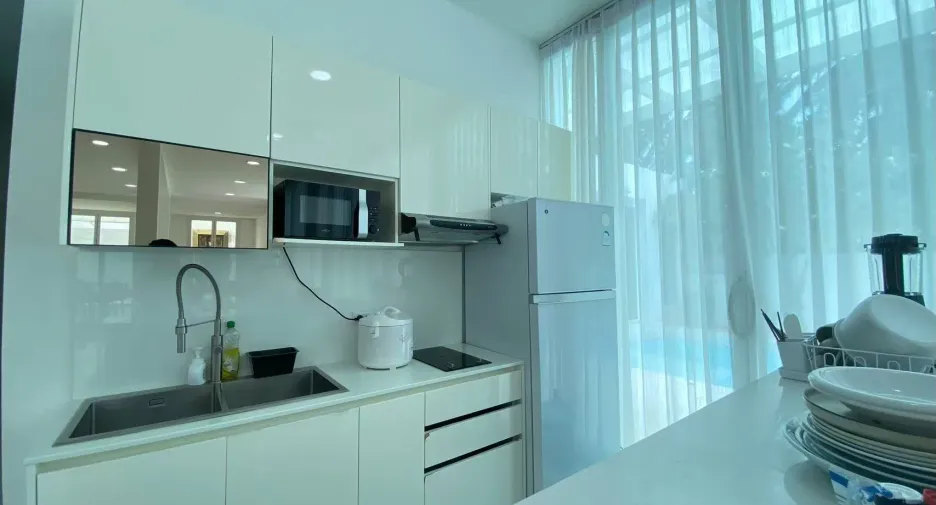 For rent 4 bedrooms villa in Mueang Phuket, Phuket