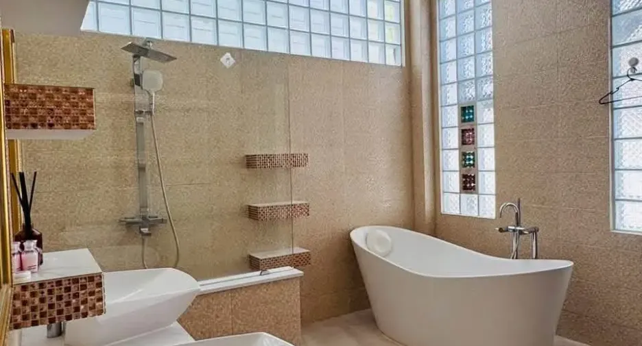 For rent 4 bedrooms villa in Mueang Phuket, Phuket