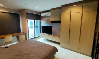 À louer studio condo à Pathum Wan, Bangkok