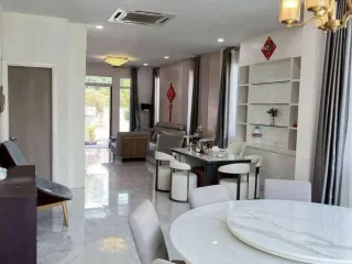 Casa en venta de 4 habitaciones en Hang Dong, Chiang Mai