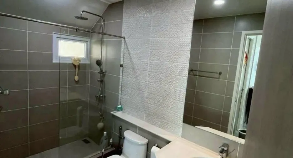 For sale 4 bedrooms house in Hang Dong, Chiang Mai