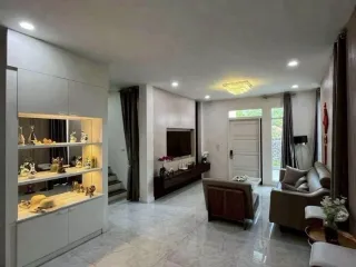 Casa en venta de 4 habitaciones en Hang Dong, Chiang Mai
